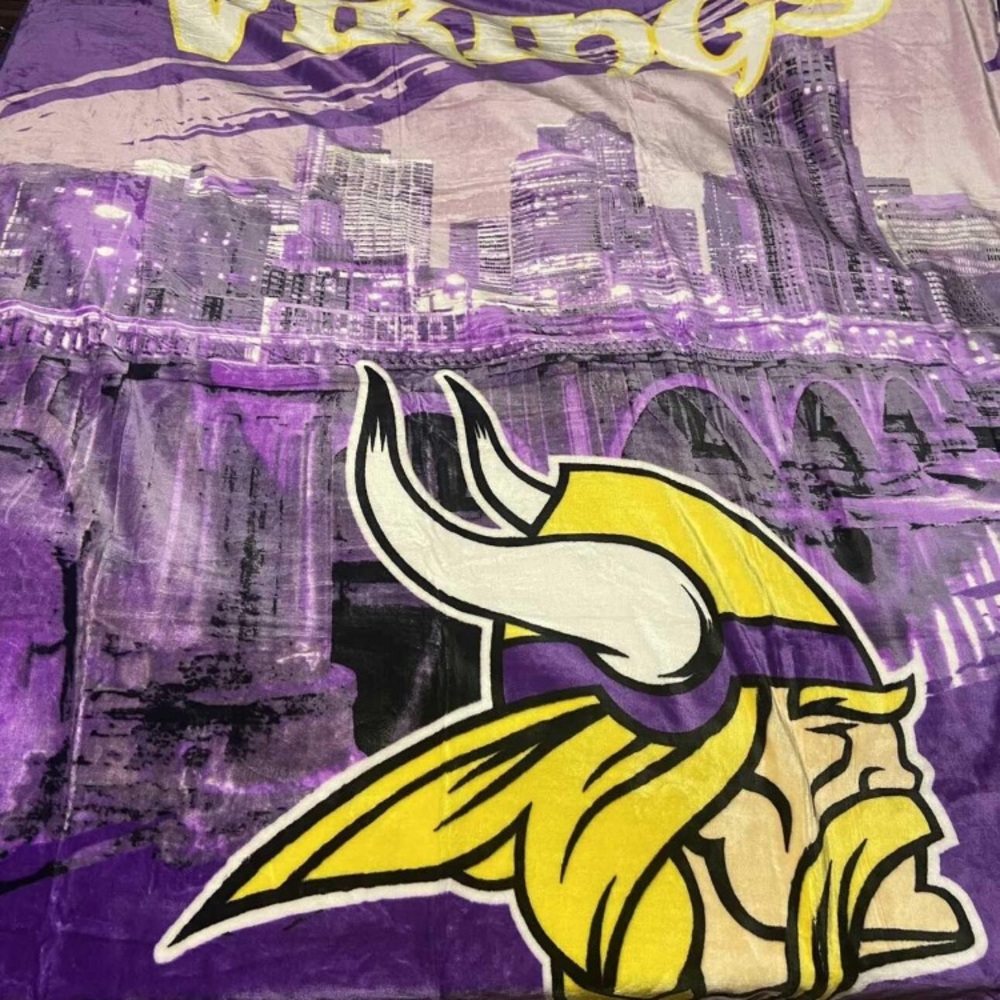 NWOT! Minnesota Vikings throw blanket
